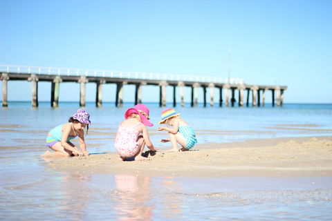 Frankston Beach - New Castle Tourism 0