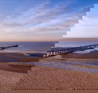 Altona Beach - Newcastle Accommodation