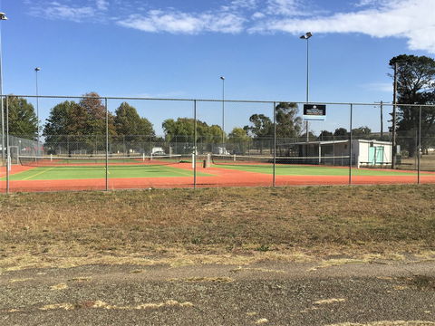 Gunning Tennis Courts - New Castle Tourism 0