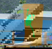 Tully Golden Gumboot - New Castle Tourism