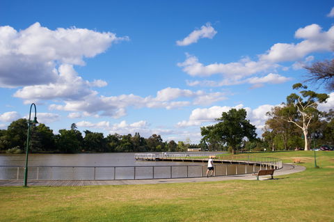 Lake Weeroona - New Castle Tourism 2