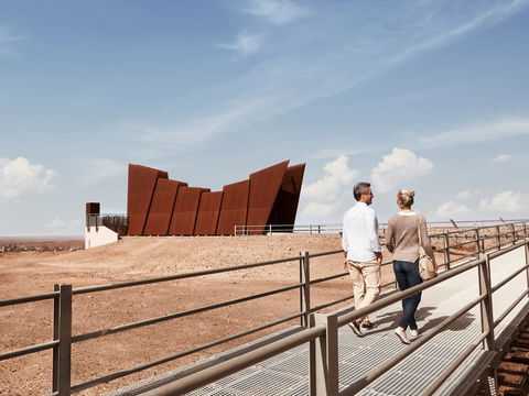 Line Of Lode Lookout And Miners Memorial - New Castle Tourism 1