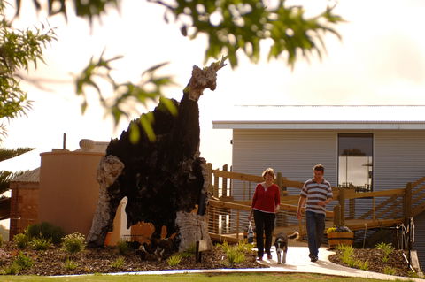 Newman's Horseradish Farm And Rusticana Wines - New Castle Tourism 1