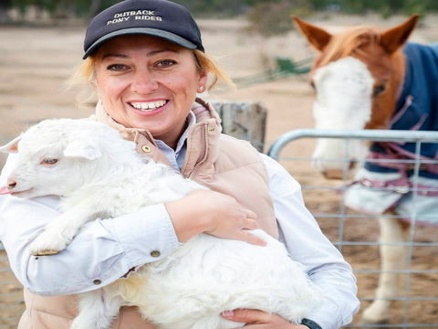 Outback Pony Rides Farm Experience - New Castle Tourism 1