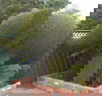 Railton Town of Topiary - Newcastle Accommodation