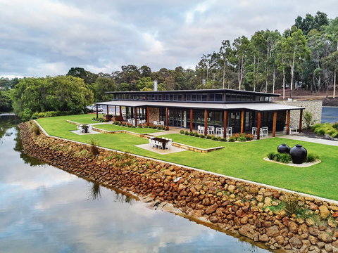 Lakeside Function Centre - Eight Willows Retreat - Newcastle Accommodation 2