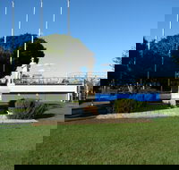 Oxley War Memorial - Newcastle Accommodation