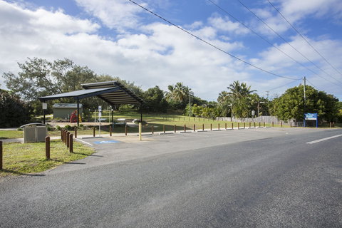 Salonika Beach - Newcastle Accommodation 1