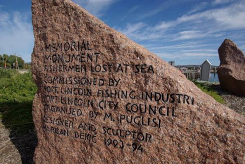 Fishermen's Memorial - New Castle Tourism 1