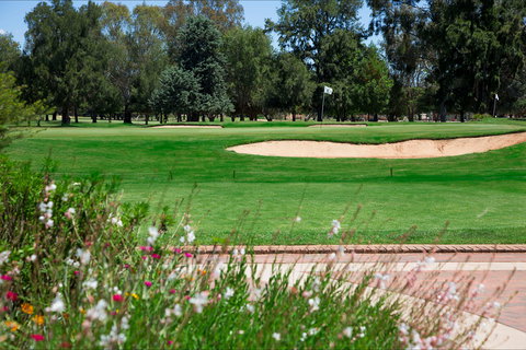 Howlong Golf Resort - Newcastle Accommodation 0