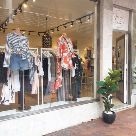 Ivory Lane Boutique - Newcastle Accommodation 1