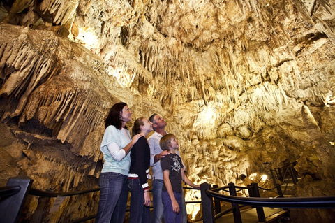 Ngilgi Cave - New Castle Tourism 1