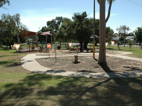 Rutherglen Apex Park - New Castle Tourism 0