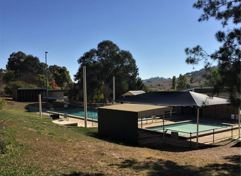 Gunning Pool - New Castle Tourism 0
