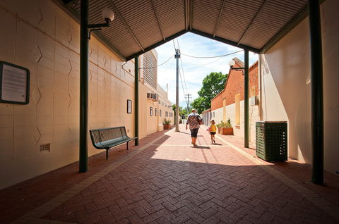 Kiesling Lane Heritage Walk - New Castle Tourism 0