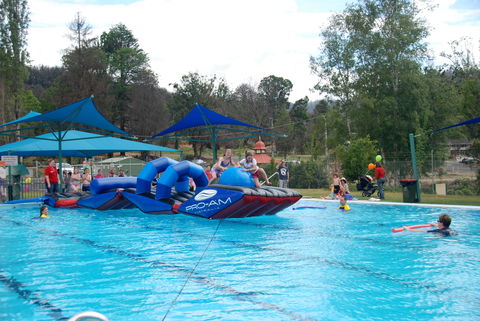 Marysville Outdoor Swimming Pool - New Castle Tourism 1