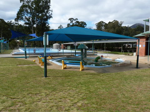 Marysville Outdoor Swimming Pool - New Castle Tourism 2