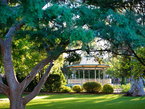 Robertson Park - Newcastle Accommodation 0