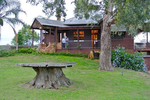 Six Hour - Plan Your Own Wine And Cheese Tour Hunter Valley - New Castle Tourism 9