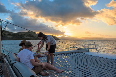 Sunset Sail In The Whitsundays - Newcastle Accommodation 5