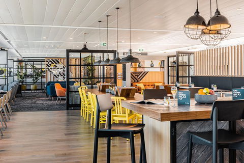 Brisbane Airport - My Lounge - Newcastle Accommodation 0