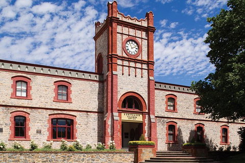Yalumba Unlocked - Newcastle Accommodation 4
