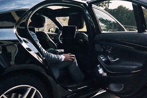 Departure Private Transfers: Adelaide To Adelaide Airport ADL In Business Car - Newcastle Accommodation 4