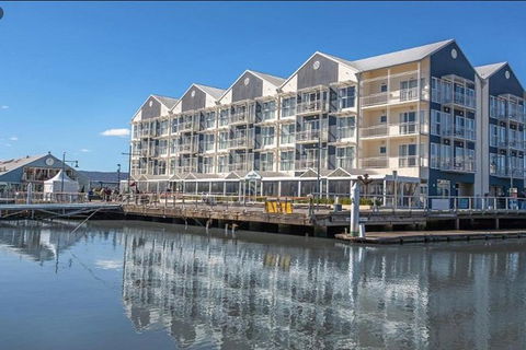 3.5 Hours Walking Guided Tour Of Launceston Highlights - New Castle Tourism 2