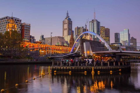 Melbourne Airport Transfers: Melbourne To Melbourne Airport MEL In Luxury Car - Newcastle Accommodation 6