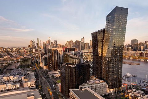 Melbourne Airport Transfers: Melbourne To Melbourne Airport MEL In Luxury Car - Newcastle Accommodation 5