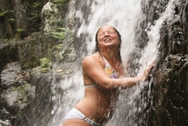 Small World Journeys - Newcastle Accommodation 0