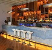 Pontoon Bar - New Castle Tourism