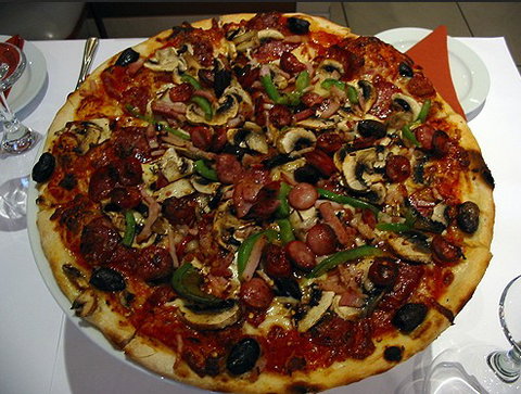 Zino Restaurant Pizzeria - Newcastle Accommodation 2