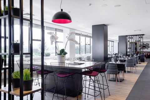 MRepublic Restaurant, Bar And Lounge - Newcastle Accommodation 1