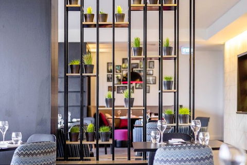 MRepublic Restaurant, Bar And Lounge - Newcastle Accommodation 3