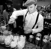 Cream Tangerine - Newcastle Accommodation