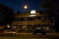 Crown Hotel - New Castle Tourism 3