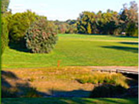 Oakbank Golf Club - Newcastle Accommodation 1