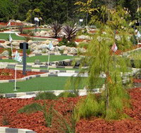 18 Hole Mini Golf - Club Husky - Newcastle Accommodation
