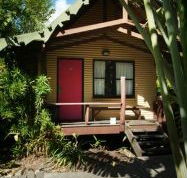 Magnum's Backpackers Bar - New Castle Tourism