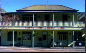 Mount Kembla Village Hotel