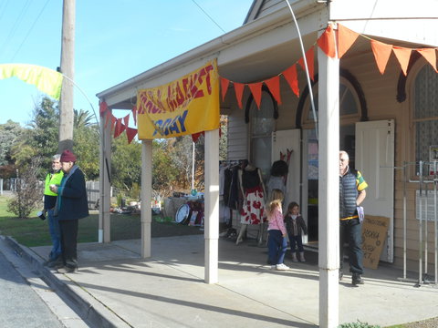 Yarck Country Market - Newcastle Accommodation 2