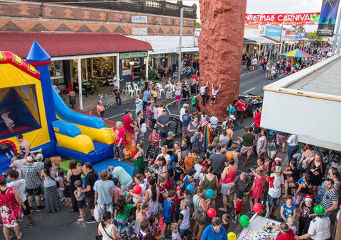 Laidley Christmas Street Festival - New Castle Tourism 0