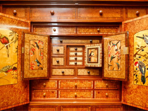 The Wonders Of The Hannah Cabinet - Newcastle Accommodation 0