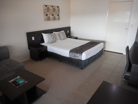 Injune Motor Inn - New Castle Tourism 5