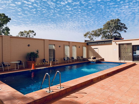 Desert Cave Hotel - Newcastle Accommodation 3