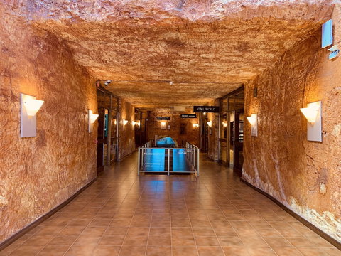 Desert Cave Hotel - Newcastle Accommodation 0