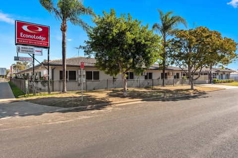 Econo Lodge Moree Spa Motor Inn - New Castle Tourism 0