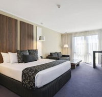 Quality Hotel Taylors Lakes - Newcastle Accommodation