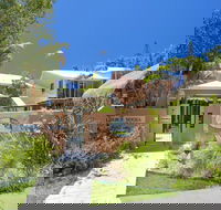 L'Auberge Noosa - New Castle Tourism